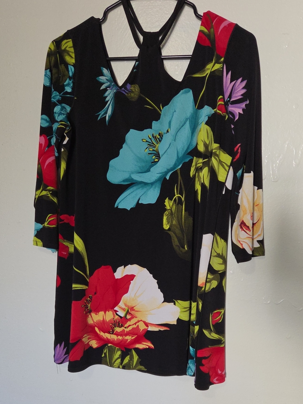 Eva Varro Cold-Shoulder Floral Tunic V-Neck Women's Top